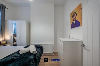 3 Bedrooms 1 Bath City Centre Home By Boyeilles Apartments Short Lets & Serviced Accommodation Belfast With Free Parking - Belfast - 9