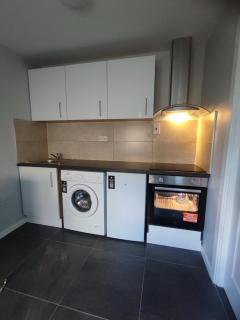 Cozy private self contain apt 1 bedroom 1 living room - - 5