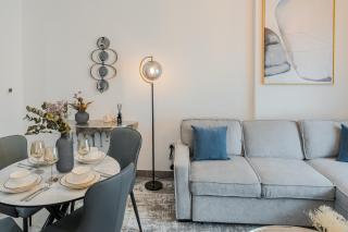 Clever Guest 029 Bella Rose - 2