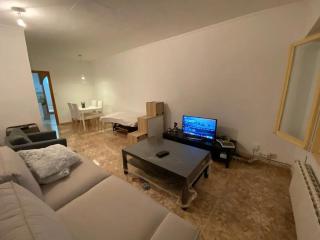 Spacious Apartment in Torroella de Montgrí with Terrace - 9
