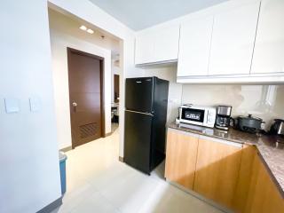 Cozy 2BR Suite near Airport & Okada, Infinity Pool - Manila - 4