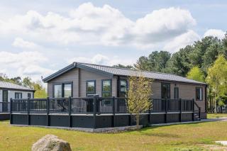 Ella Lodge - Lincoln - 0