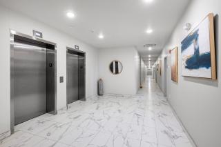 Cozy Luxe Studio - Workstation WasherDryer - 1