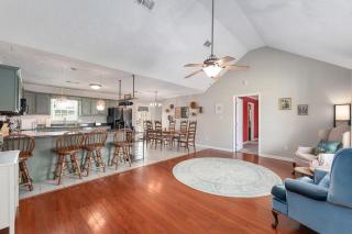 Family-Friendly 3BR Stay with EVCharger & BBQ - Bells - 9