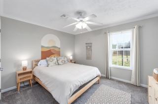 Family-Friendly 3BR Stay with EVCharger & BBQ - Bells - 8