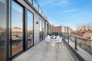 Luxury Xl Studio Pool Deck Gym - 5