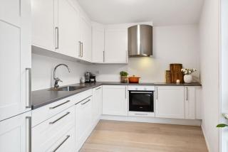 Stylish & Central by the pier Cozy balcony - 3