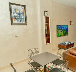 High-end Apartment 2BDR in The most lively AMMAN شقة فاخرة في الدوار السابع - 3