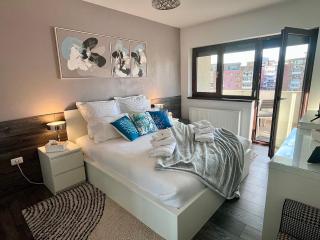 FLH Best View Ultracentral, Parking, Balcony, 5 Guests - 8