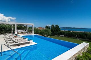 Villa Blue Ivy with Heated Pool - Kaštela - 9