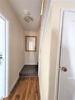 Spacious 5 bedroom House - 10min walk to Becrontree Station - Dagenham - 5