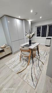 Perivale home Sleep 4 40 mins to central London - Perivale - 1