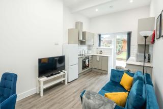 Modern 2B Home with Private Backyard & Fast WiFi - 6