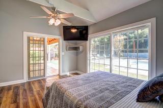 Tropical Pool Estate - Douglasville - 2