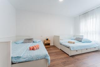 Flex SelfCheckIns 100 - Zagreb - 2 Bedrooms - Parking - Loggia - Velika Mlaka - 1