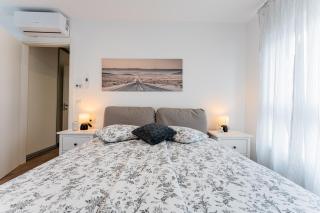 Flex SelfCheckIns 100 - Zagreb - 2 Bedrooms - Parking - Loggia - Velika Mlaka - 2
