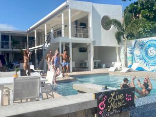 Seaview Beach Hotel - 9