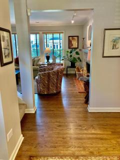 Bright & Spacious 3 bdrm Wilmette home - Wilmette - 8