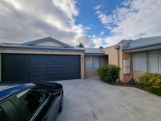 Tranquil Treasure Homestay - Queens Room - Perth - 9
