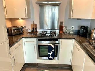 Luxury 2 bedroom town apartment - 2