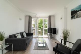 Riverside House - 9