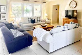 Short walk to Beach Access I Waterfront 3 Bed Home - Marco Island - 2