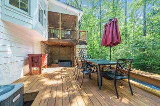 7 mi to LakePoint Sports - Near Historic DT - HotTub - Acworth - 7