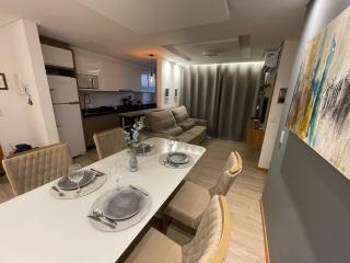 Aconchego e privacidade para sua família com 2 quartos, sala e cozinha integrados e sacada com churrasqueira - Joinville - 0