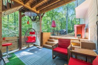 7 mi to LakePoint Sports - Near Historic DT - HotTub - Acworth - 6