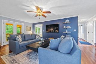 7 mi to LakePoint Sports - Near Historic DT - HotTub - Acworth - 9