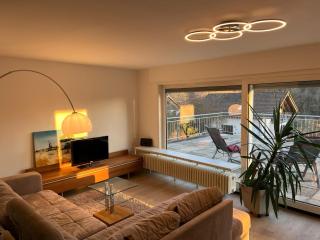Charmante Doppelhaushälfte mit geräumiger Wohnung und Sonnenterrasse in Wiehl - Wiehl - 9