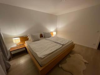 Charmante Doppelhaushälfte mit geräumiger Wohnung und Sonnenterrasse in Wiehl - 3