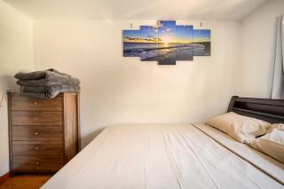 BEST Large Private Room & Private Bathroom - Queens - 9