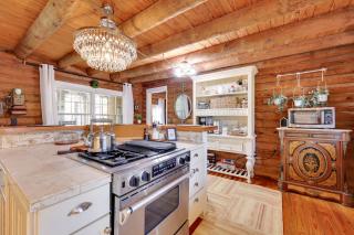 Less Than 4 Mi to Boat Ramp and Mickler Beach Unique Cabin - 4