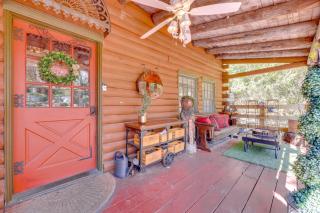 Less Than 4 Mi to Boat Ramp and Mickler Beach Unique Cabin - 8