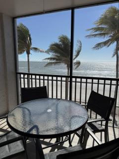 Seaside 209: Oceanview 2BR/2BA Condo with Pool, Steps to Fort Myers Beach - Fort Myers Beach - 9