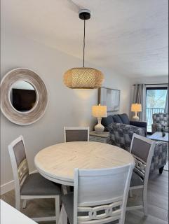 Seaside 209: Oceanview 2BR/2BA Condo with Pool, Steps to Fort Myers Beach - Fort Myers Beach - 3