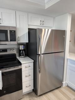 Seaside 209: Oceanview 2BR/2BA Condo with Pool, Steps to Fort Myers Beach - Fort Myers Beach - 2