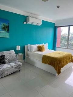 Spacious 1BR with Rooftop Pool - 9