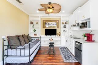 9 Mi to Beach Pet-Friendly Apt in San Diego! - 5