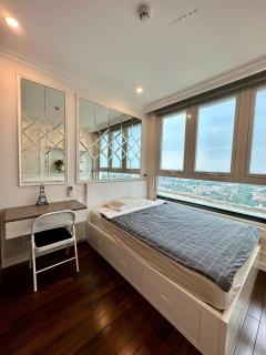 Luxury 2-bedroom apartment with Gym, Pool, Park - Ho Chi Minh City - 2