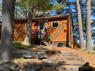 Private Lakefront Family Cottage with Tennis Court - 1
