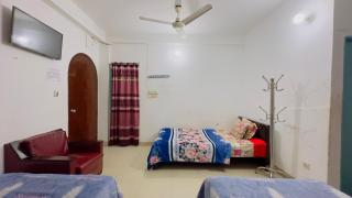 Mohammadia Restaurant & Guest House Near United Hospital - 9