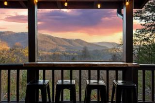 Camp Wildgrove - 4 Br with Hot Tub & Stunning Views - Blue Ridge - 8