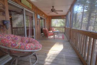 Autumn Ridge- Cozy cabin in the Blue Ridge Mountains with a bubbly hot tub! - Stanley - 8