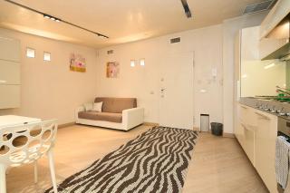 Luxury House - 2 Minutes Walk from Central Station - Milan - 4