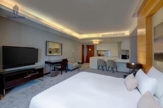 Prestige Studio in Downtown - Direct Dubai Mall Access - Pool & Parking by CS - 6