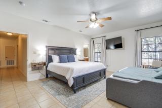 Texas Hill Country Retreat - Walk to Nueces River! - 4