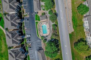 On the Green - Branson - 7