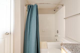 Relax and Unwind 2 BR Oasis - Galveston - 5